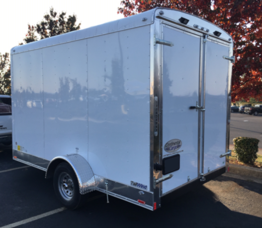 BASIC 5200 HD axle, V nose, RV door and handle w/optional bar lock, one piece aluminum roof
